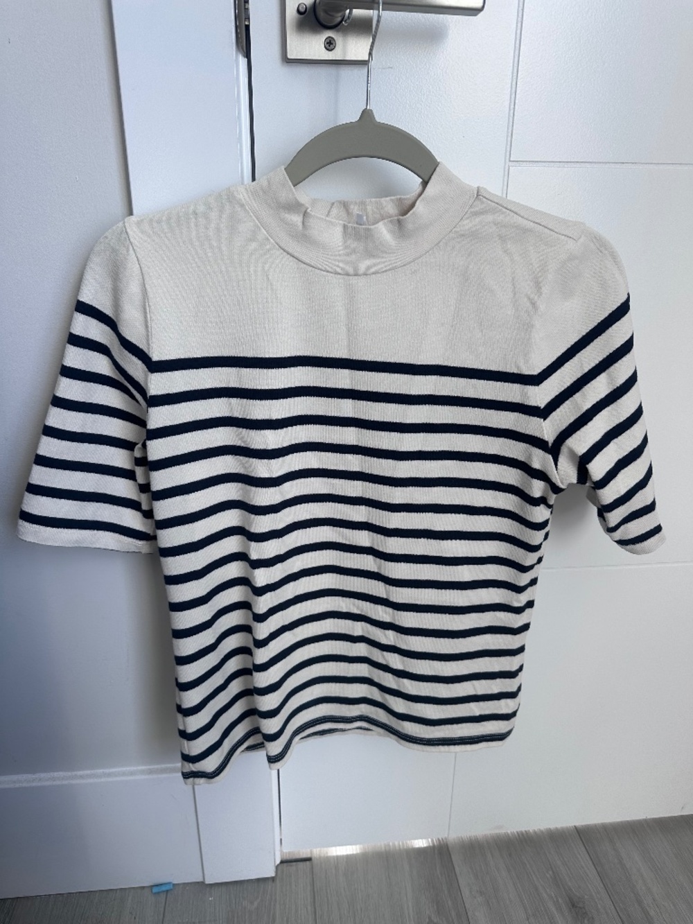 High neck stripe tee